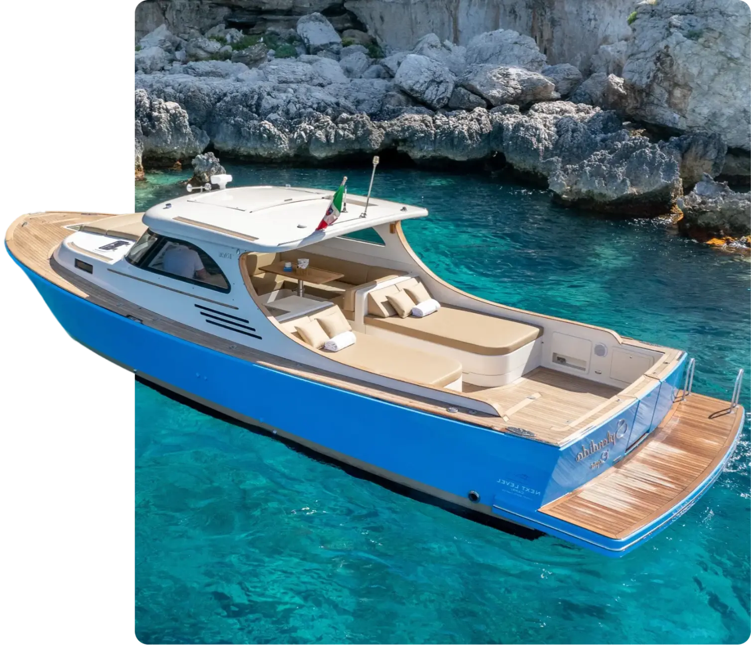 Toy 36 – Vivi esperienze in barca a Capri uniche con Giu&Giu Club: appartamenti e tour personalizzati tra acque cristalline e paesaggi mozzafiato.